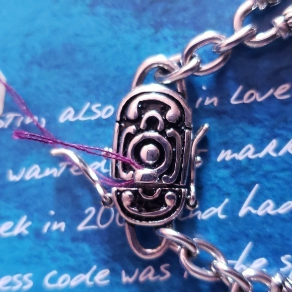 PARK LANE bracelet with 5 charms. Beautiful craftsmanship on point 👌 - Picture 5 of 8